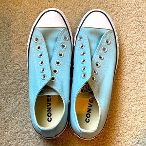 Low top baby blue converse